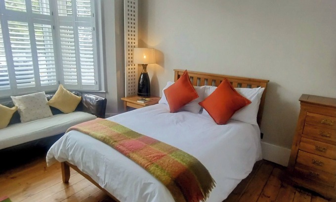 Charlton Apartment | Annette's Place, Greenwich (London) - Garden Apartment (close to the O2 Arena)