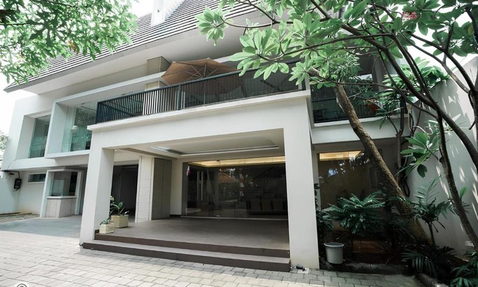 Jakarta House | ANNIE KUCA