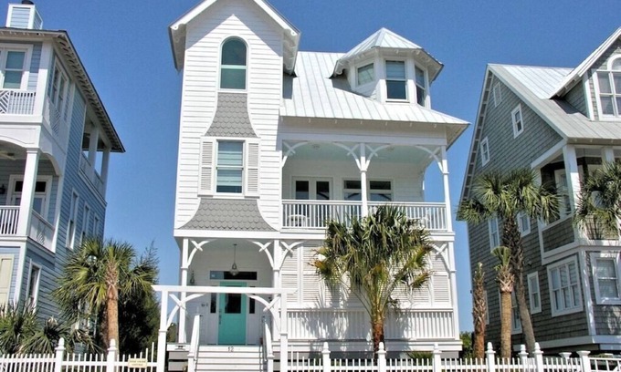 Saint Simons Island Cottage | Annie Laurie Cottage! w/Elevator and heated pool