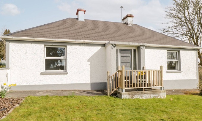 Jamestown Cottage | ANNIE'S COTTAGE, pet friendly in Ballinamore, County Leitrim