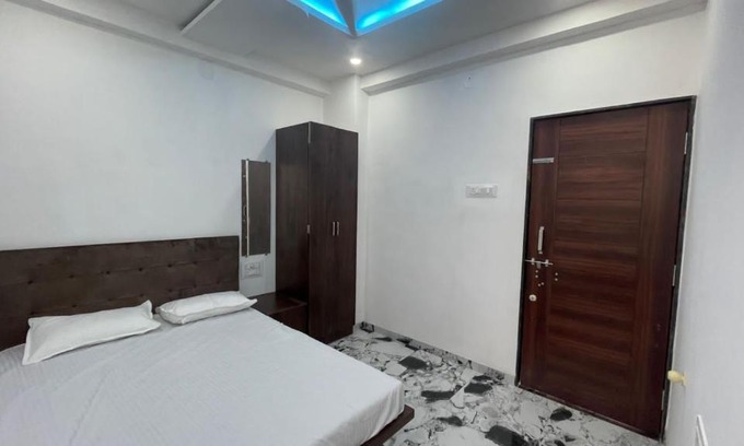 Akalkot Hotel | Anshuman Guest House