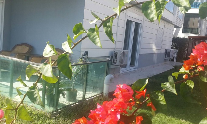 Liman Mahallesi Apartment | Antalya/konyaaltı. liman mh. kiralık daire 1+1 bahce katı