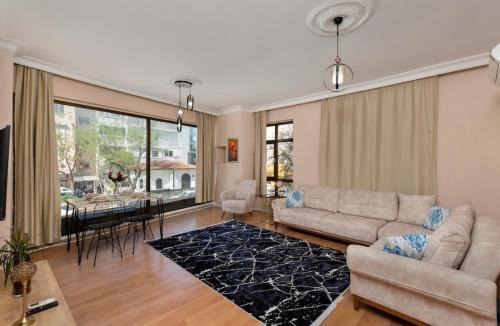 Antalya City Centre Apartment | Antalya'nın kalbinde old-town ve marina yakını şık daire