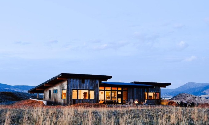 Livingston House | Antelope Run - The Bunk House