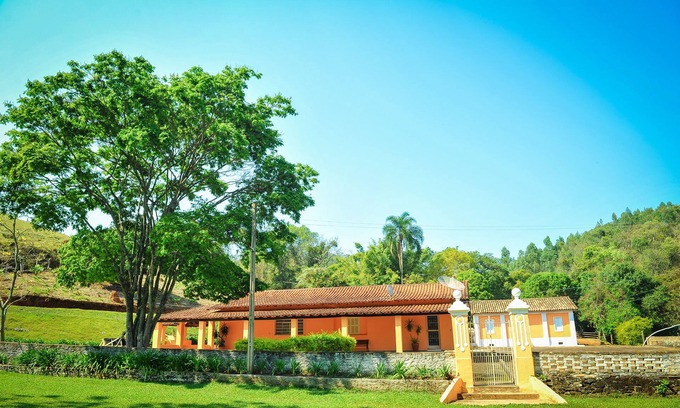 Socorro House | Antiga Fazenda de Café, Casa de 1917, Piscina de Agua Mineral