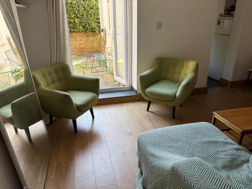 Homerton Apartment | Antique BnB Hackney