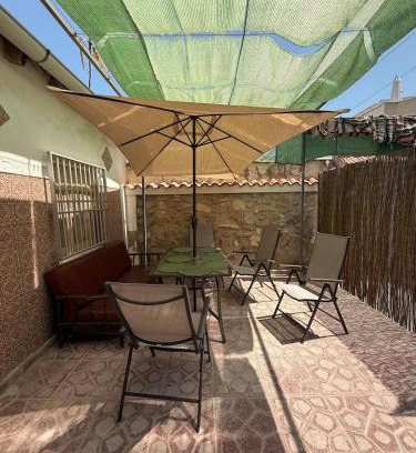 Guardamar del Segura House | Antique Spanish villa with a patio