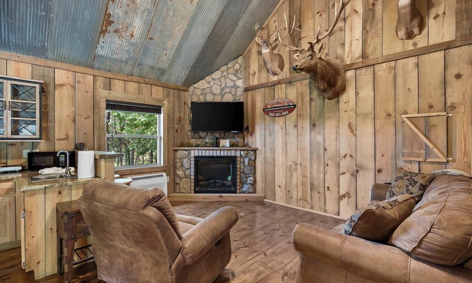 Branson Cabin | Antler Summit Trio – For 16