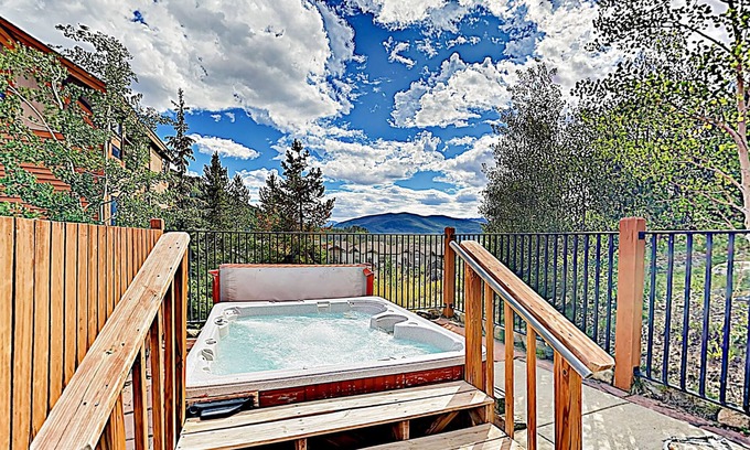Keystone House | Antlers Gulch Townhouse Next to National Forest & Golf w/shared Hot Tub, WiFi
