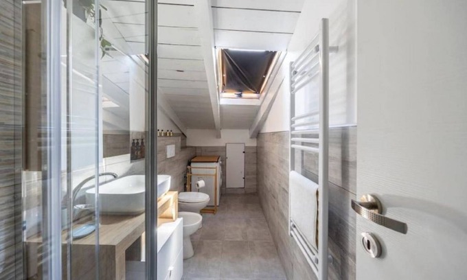 Affori House | "Anturio" 15 min from the Duomo with parking