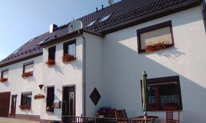 Lichtenhain Apartment | Apartment Felsenblick in the Saxon Switzerland - quiet location with Wi-Fi