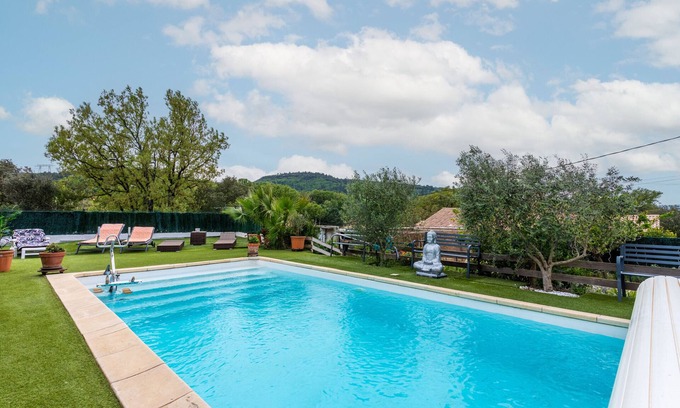 Sainte-Anastasie-sur-Issole Apartment | Apartment “Mozart” with private pool, terrace and Wi-Fi in Sainte-Anastasie-sur-Issole