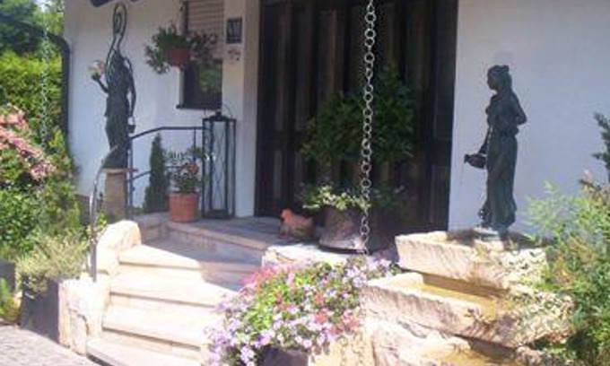 Neustadt-Gimmeldingen Apartment | Apartment Schlossblick - 2-bed apartment