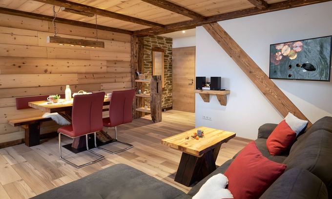 Schollach Apartment | Apartment 'Talblick Mit 80qm' with Mountain View, Private Terrace and Wi-Fi