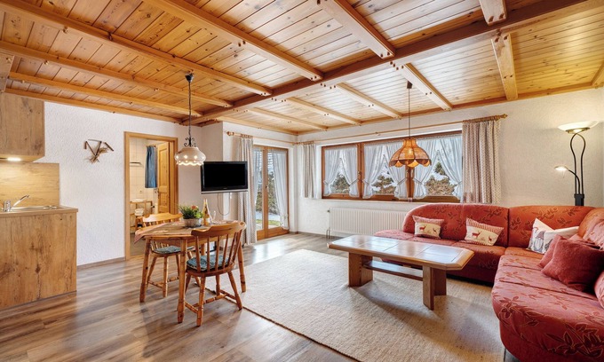 Furtwangen Apartment | Apartment 'Kandelblick Mit 60qm' with Mountain View, Private Terrace and Wi-Fi