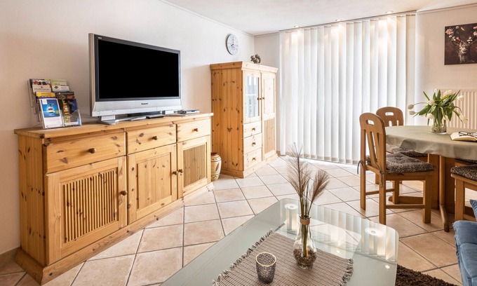 Sankt Georgen im Schwarzwald Apartment | Apartment 'Schwarzwaldblick' with Mountain View, Balcony and Wi-Fi