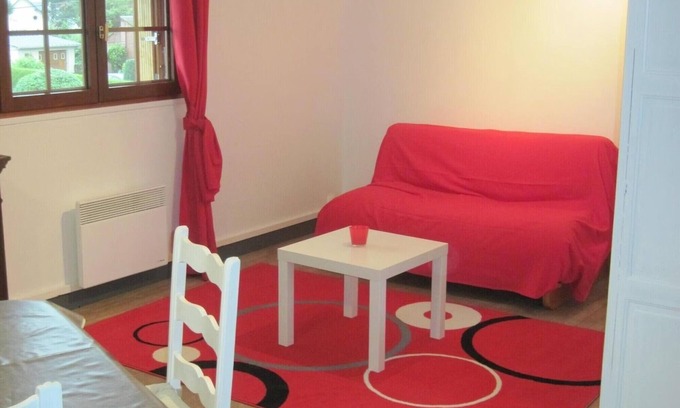 Saint-Nicolas-d'Aliermont Apartment | Apartment 'Le Clos D'aval Le Cerisier' with Wi-Fi