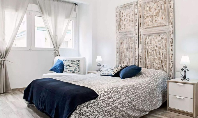 Alicante City Centre Apartment | APART.RIVERA #3 IN THE OLD TOWN ONLY 10 MINUTES WALKING DISTANCE TO THE BEACH.