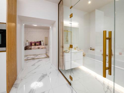 Czestochowa Apartment | Apartament Gold Aleja NMP 8 - Free parking