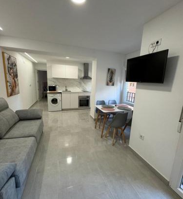 Almansa Apartment | Apartamento África en centro moderno con balcón