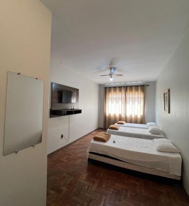 Patos de Minas Apartment | Apartamento 105 - Suíte em região central com ventilador