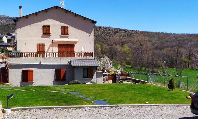 Angoustrine Apartment | Apartamento Angostrina
