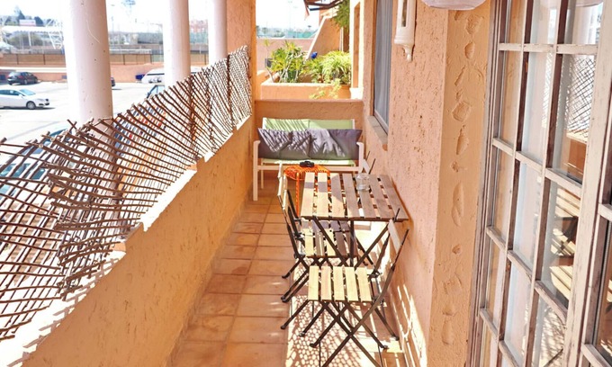 Centro Comercial Bahia Sur Apartment | Apartamento Bahia Sur al sol