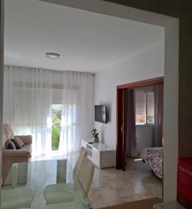 Parque Alcosa Apartment | Apartamento con piscina solo en temporada