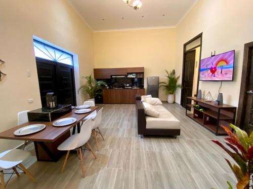 Ecuadorian Amazon Apartment | Apartamento en el centro de Loja