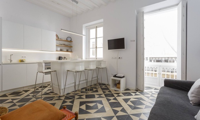 Old Town Apartment | Apartamento La PEPA1812 by Cadiz4Rentals