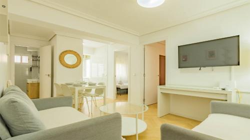 Leon XIII-Los Naranjos Apartment | Apartamento Luz de Macarena en Sevilla