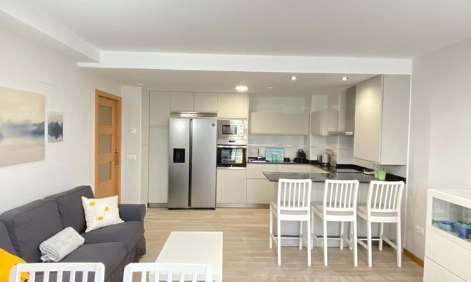 Marin Apartment | Apartamento nuevo, accesible y con piscina !