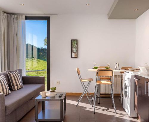 Tornon Apartment | Apartamentos Naredo