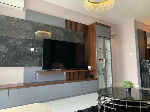 Bumi Serpong Damai Apartment | Apartemen SkyHouse 3 BR Bristol 10th Floor