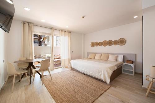 Castelldefels Apartment | Aparthotel Centric