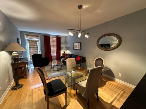 Quartier des Spectacles Apartment | ApartHotelMontreal by Les Terrasses Saint Urbain 2225I2