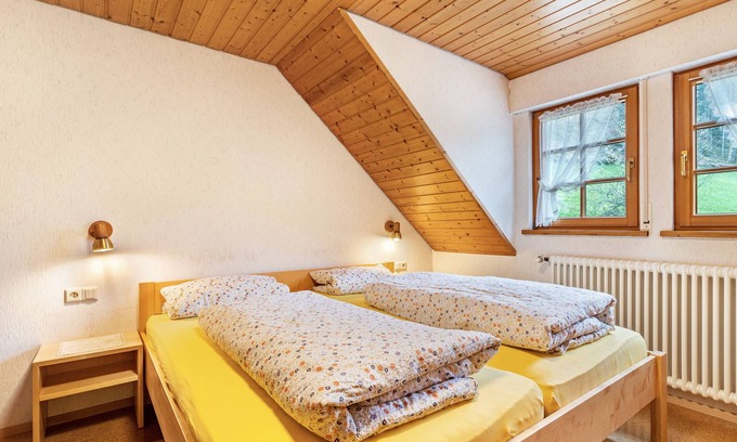 Bad Rippoldsau-Schapbach Apartment | Apartment 'Ferienwohnung 3 Im Bauernhaus' with Shared Terrace, Shared Garden and Wi-Fi