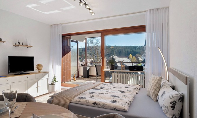 Schoenwald Apartment | Apartment 'Fw Moonlight Mit Sauna, Schwimmbad' with Mountain View, Balcony and Wi-Fi