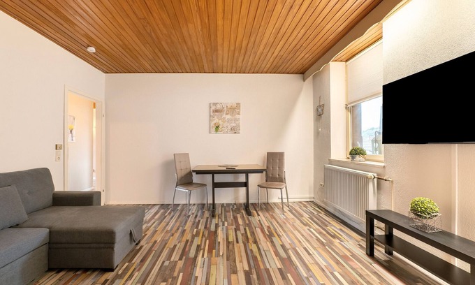 Thaleischweiler-Froschen Apartment | Apartment '9' with Private Terrace, Shared Garden and Wi-Fi