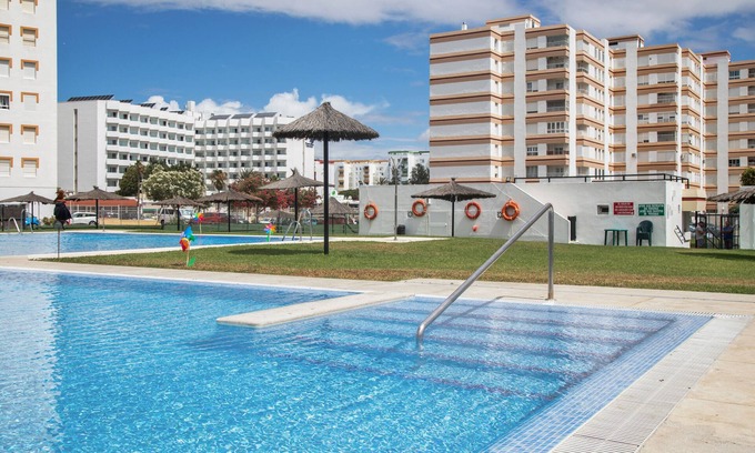Valdelagrana Apartment | Apartment "Brisa Marina" with Shared Pool & Wi-Fi