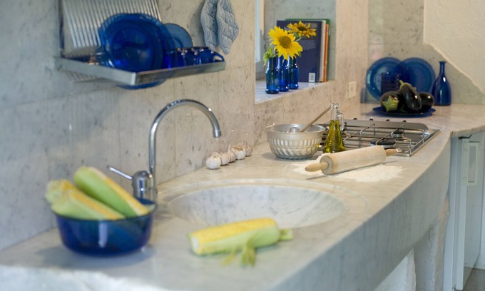Collesanto Apartment | Apartment La Pipo in country house with pool, Lago Trasimeno in Umbria/Tuscany