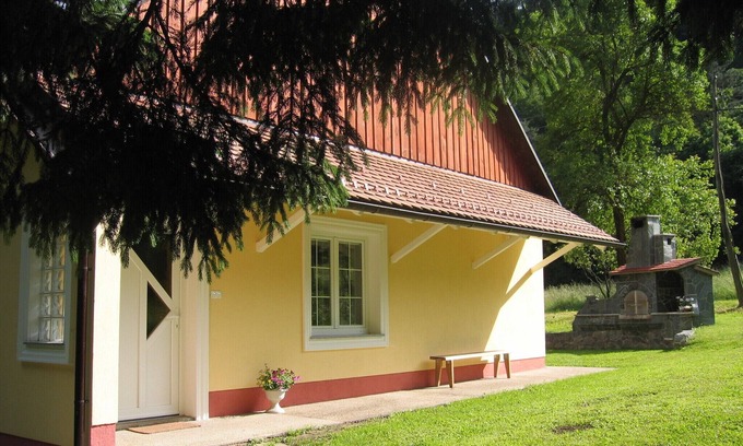 Slovenska Bistrica House | Apartma Vintgar - river view