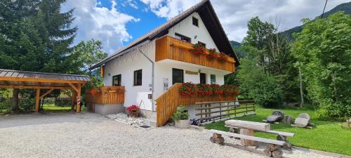 Gozd Martuljek Apartment | Apartmaji Gaby