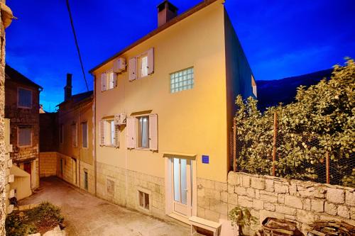 Komiza Apartment | Apartman Babić