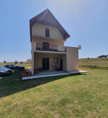 Virak Apartment | Apartman Maja