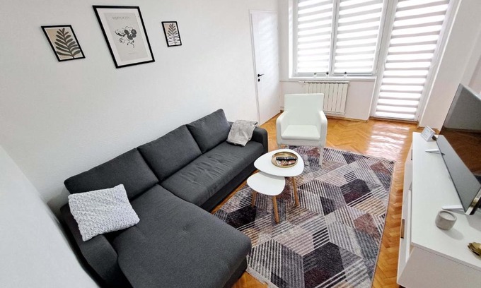 Tuzla Apartment | Apartman Skver Tuzla