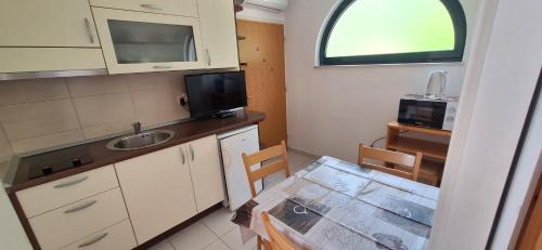 Drvenik Apartment | Apartmani Grubiša