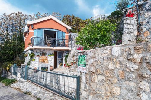 Visnjeva Apartment | Apartmani Kamena Ruža