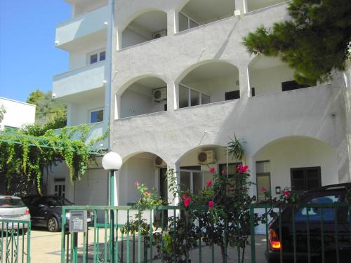Bili brig Apartment | Apartmani R&B Radalj