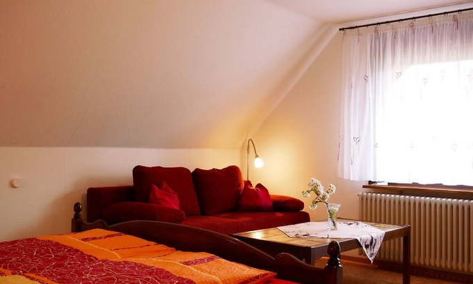 Bad Peterstal-Griesbach Apartment | Apartment 'Nr 1' with Shared Garden, Balcony and Wi-Fi